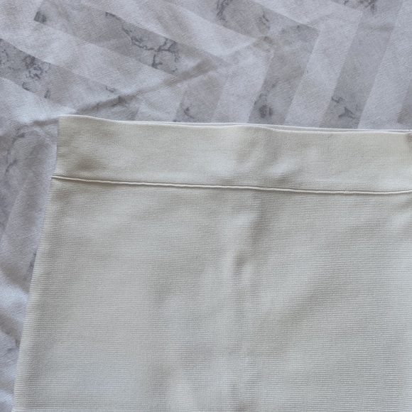 BCBG MAX AZRIA Silvie Power Body Con Skirt - Picture 5 of 9